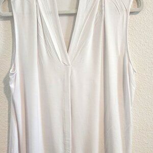 Modern Women's White sleeveless blouse SIZE XL.  Item 08222413BL